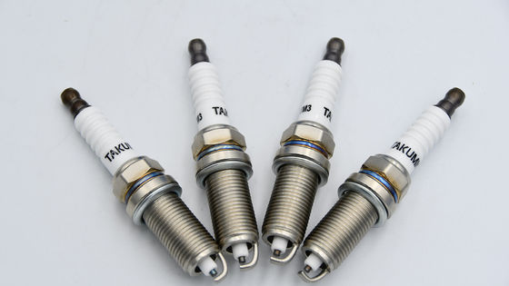 TAKUMI LD7RTIP Car Spark Plugs For BP6ES SXU22HDR8 SXU22HR9 PLKR6A PLKR7A