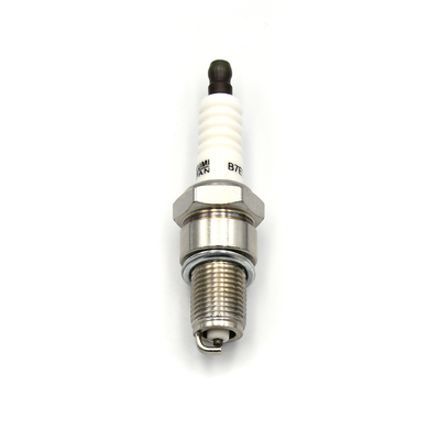 De Bougie NGK BP7HS DENSO W22ESRU van de koperkern